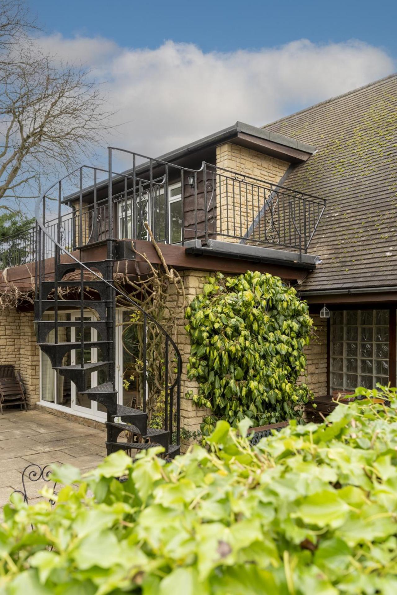 Sandford Meadow Guest House Kennington  Bagian luar foto
